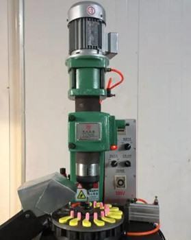 怎樣安全地操作氣液增壓鉚接機(jī)？